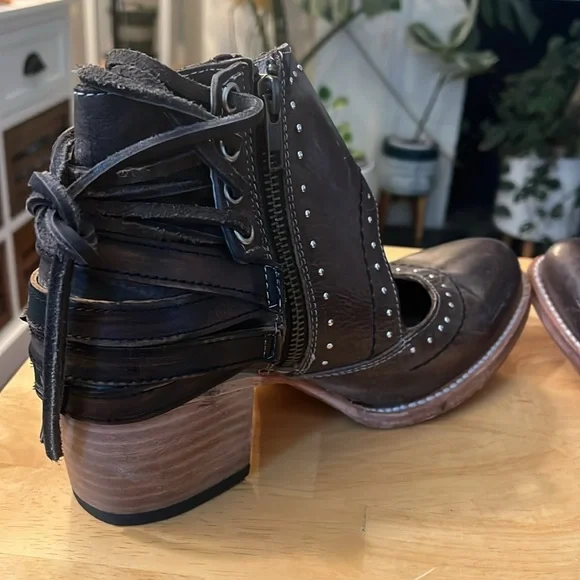 Freebird Leather Studded Brown Ankle Boots-Desert size 8 - Picture 6 of 15